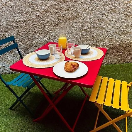 Studio Renove Avec Terrasse 아파트 로안