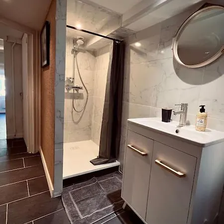 Studio Renove Avec Terrasse 아파트 *